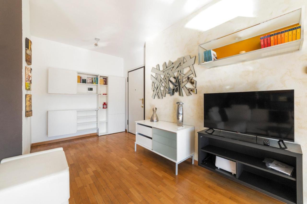 Milano Rogoredo Apartment With Garage Екстер'єр фото