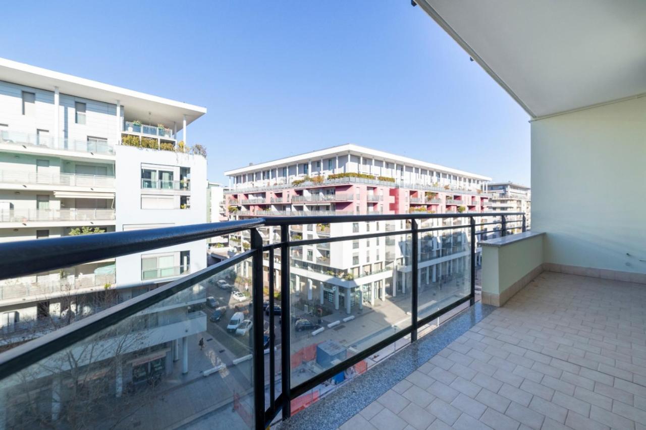 Milano Rogoredo Apartment With Garage Екстер'єр фото